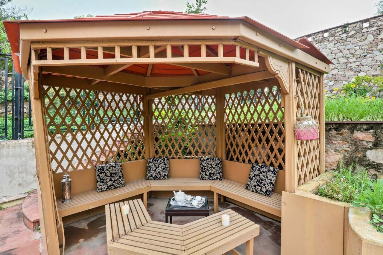 Stayvista'S Prakriti Farms With Outdoor Pool, Complimentary Breakfast And Hi-Tea أُودايبور المظهر الخارجي الصورة